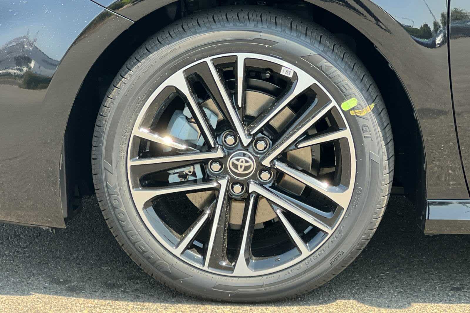 2025 Toyota Camry XLE 30