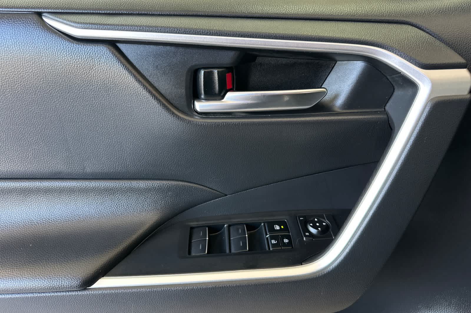 Thumbnail: 2023 Toyota RAV4 - 12