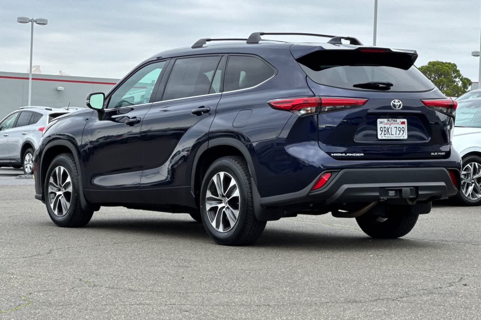 Thumbnail: 2022 Toyota Highlander - 7