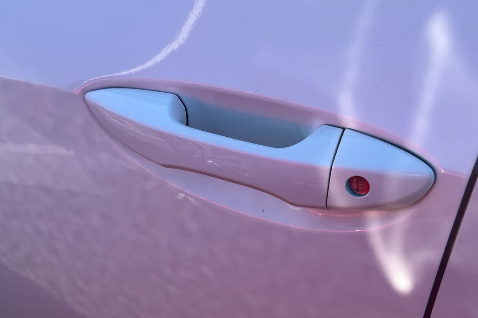 Thumbnail: 2016 Toyota Corolla - 18