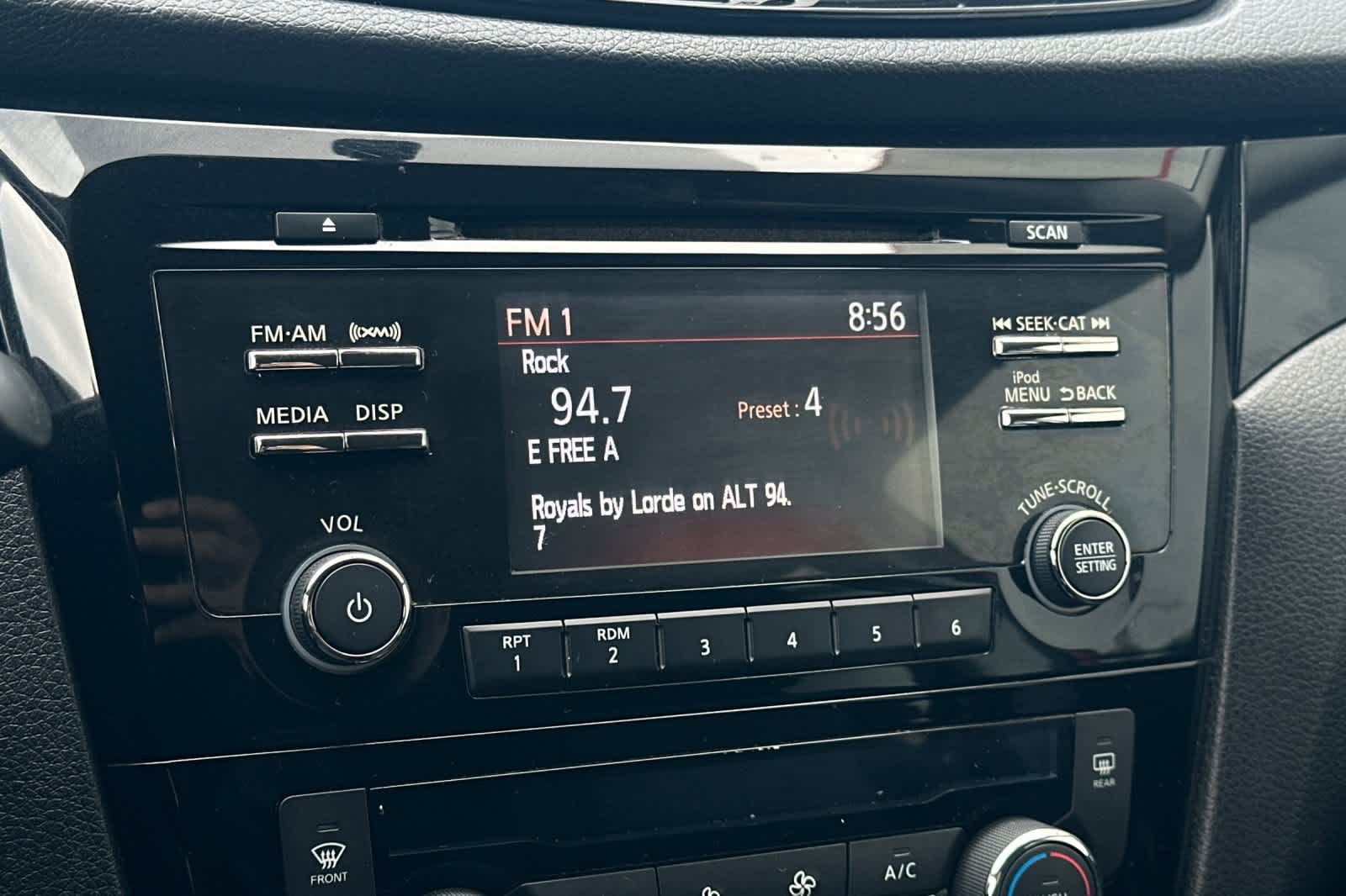 Thumbnail: 2018 Nissan Rogue Sport - 20