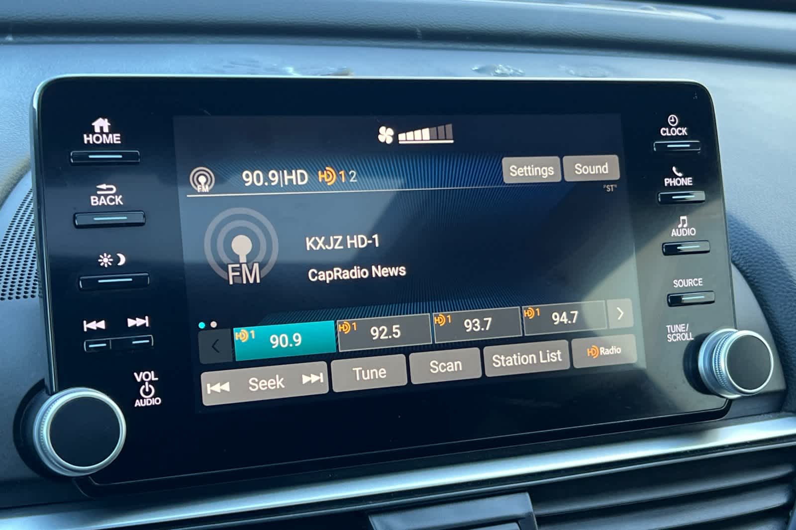 Thumbnail: 2019 Honda Accord - 19