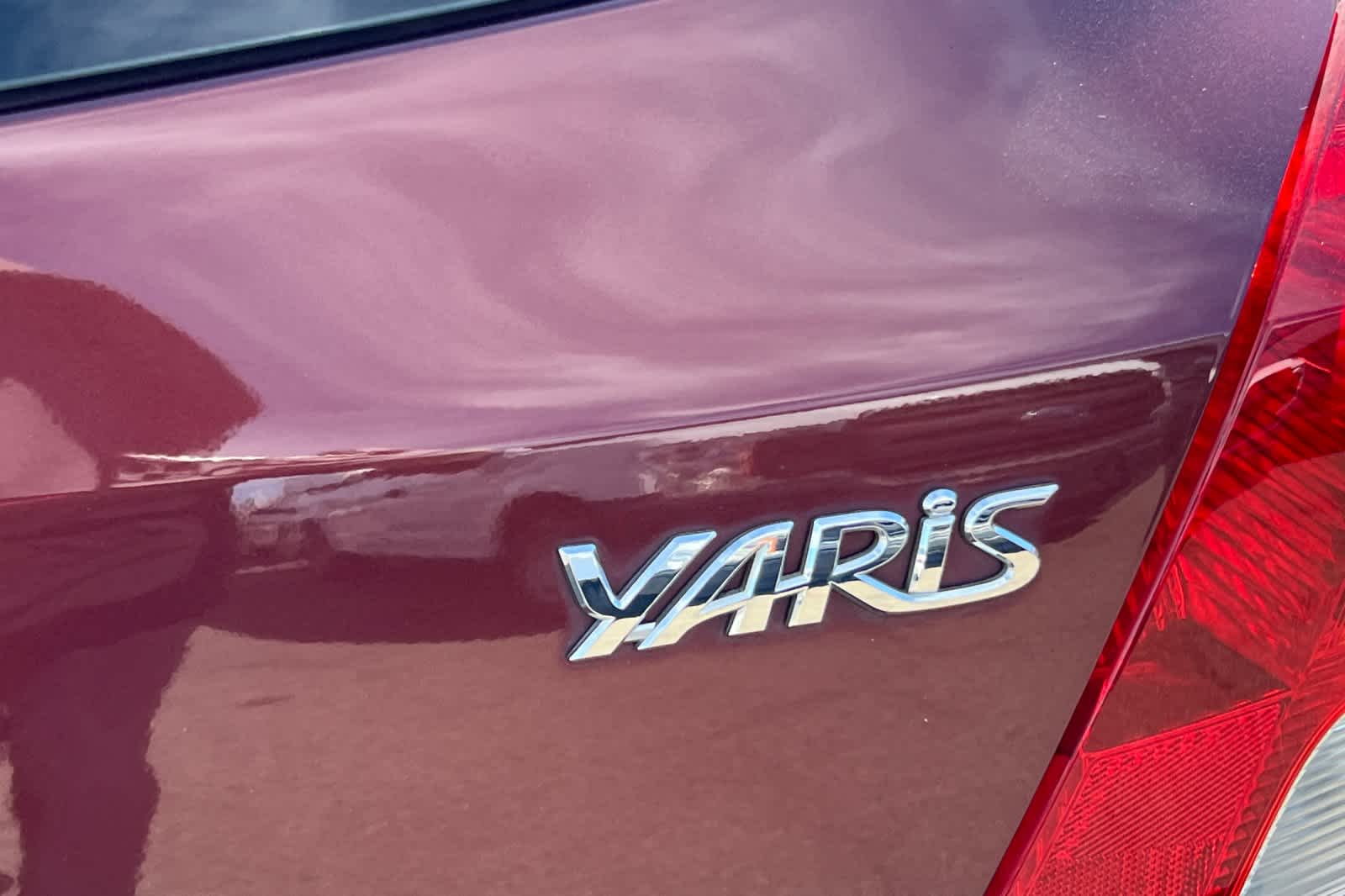 Thumbnail: 2010 Toyota Yaris - 7