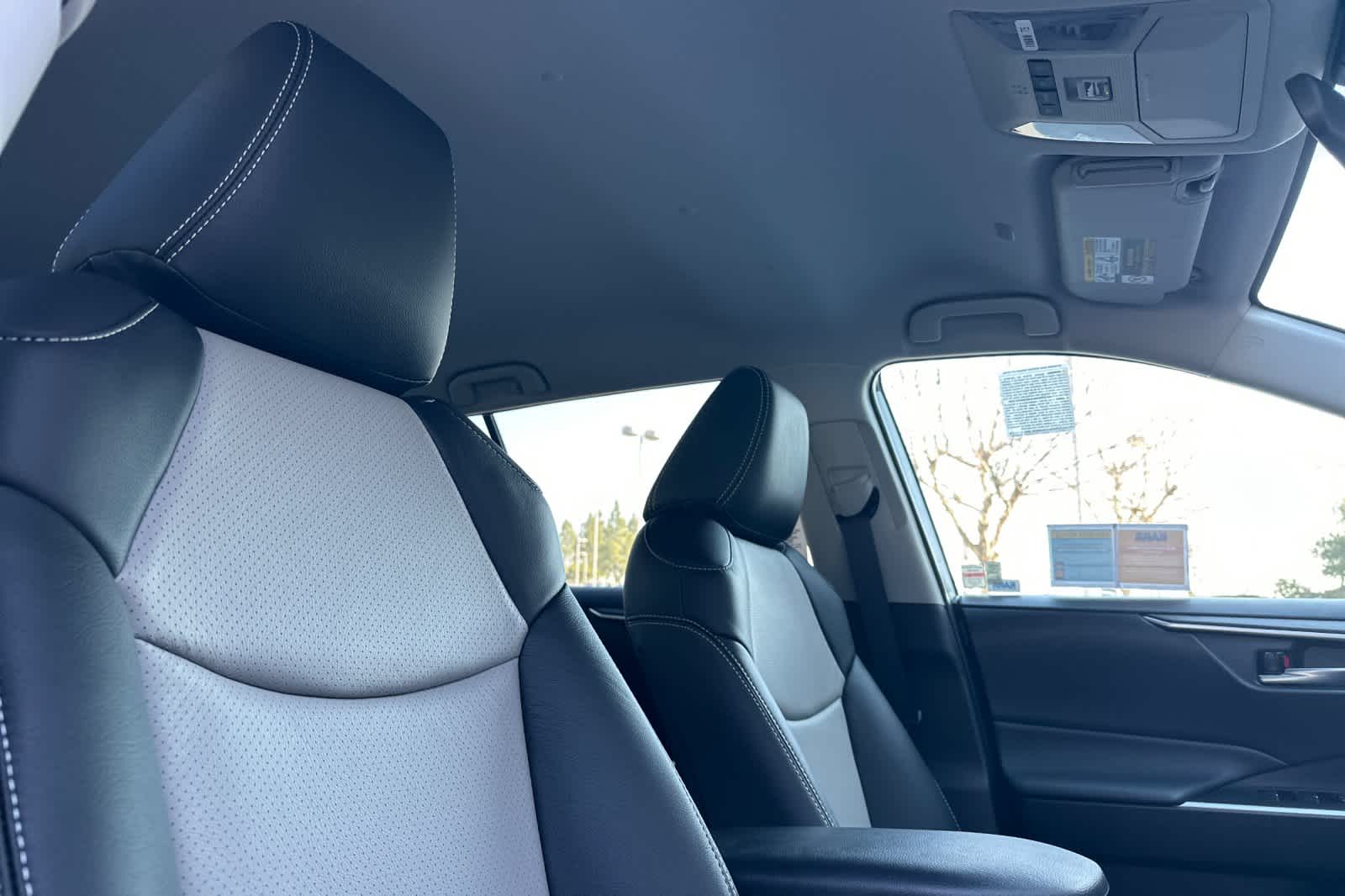 Thumbnail: 2025 Toyota RAV4 - 18