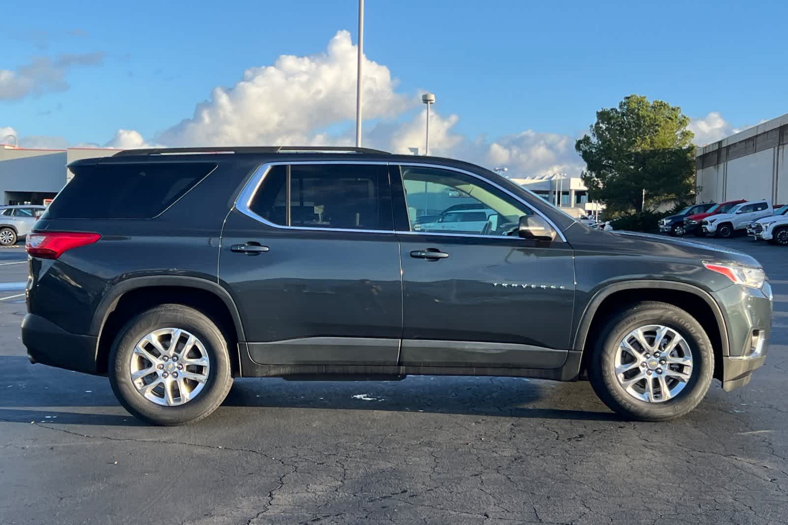 Thumbnail: 2021 Chevrolet Traverse - 6