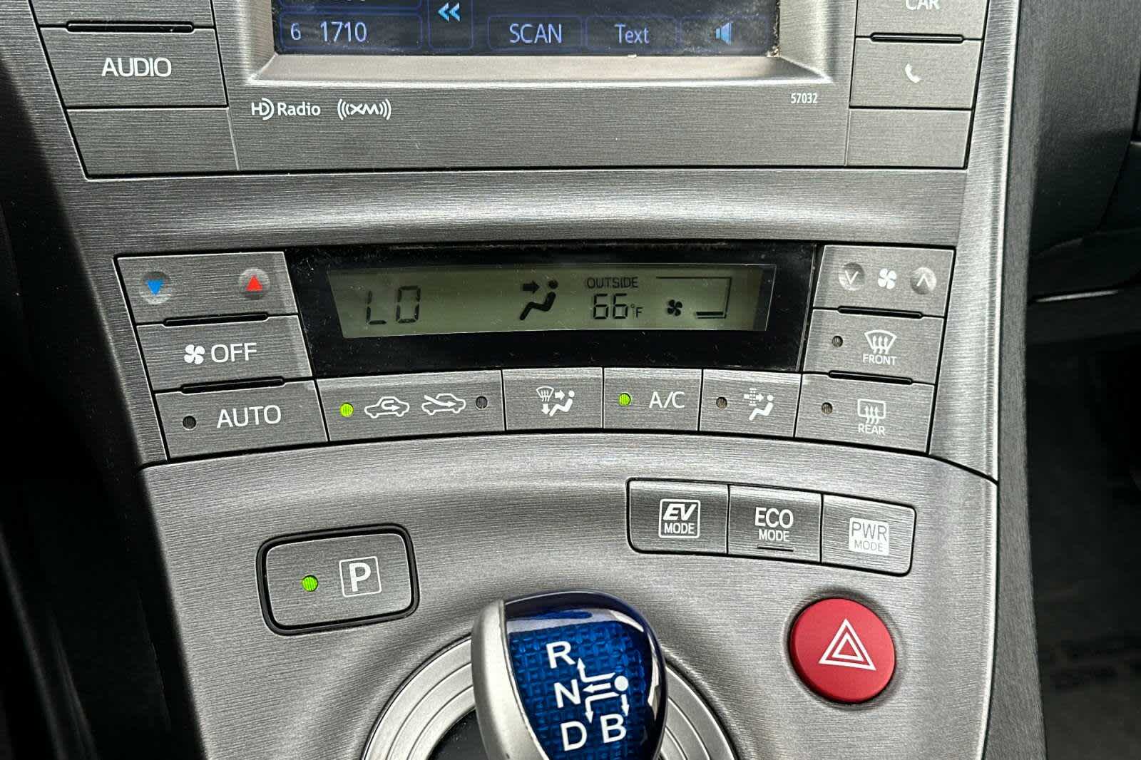 2012 Toyota Prius Three 20