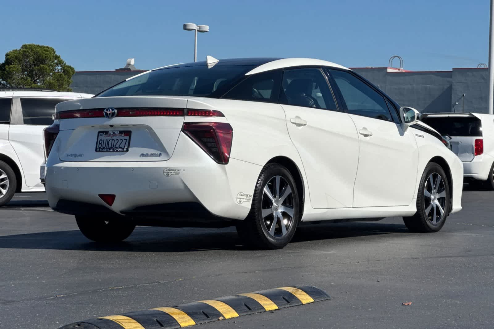 Thumbnail: 2016 Toyota Mirai - 2