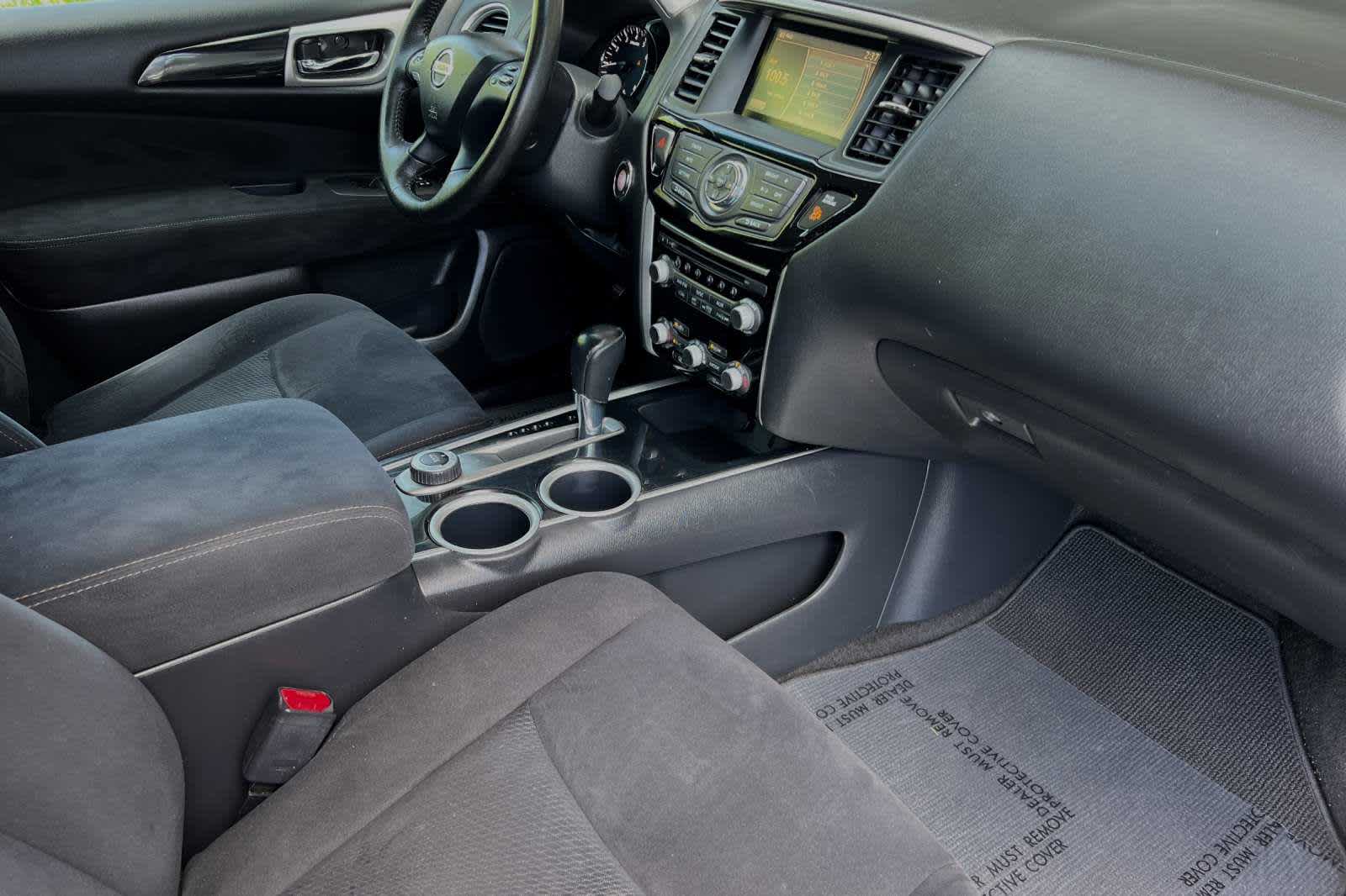 2013 Nissan Pathfinder SV 18