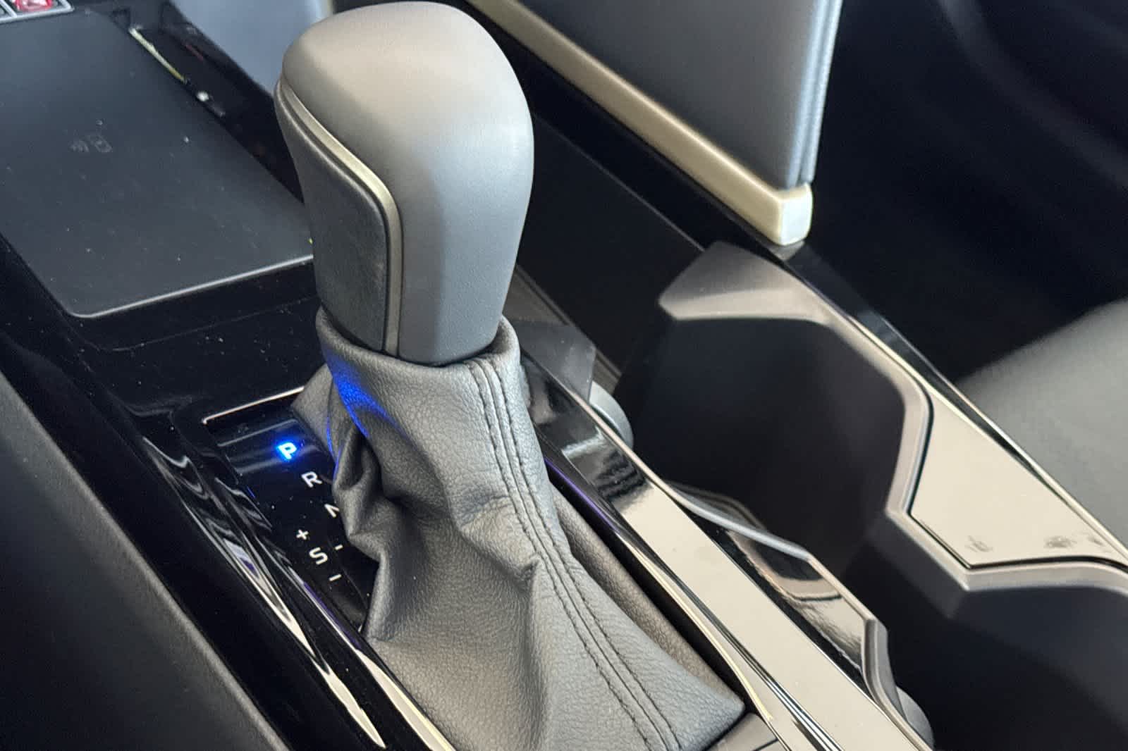 2025 Toyota Camry XSE 23