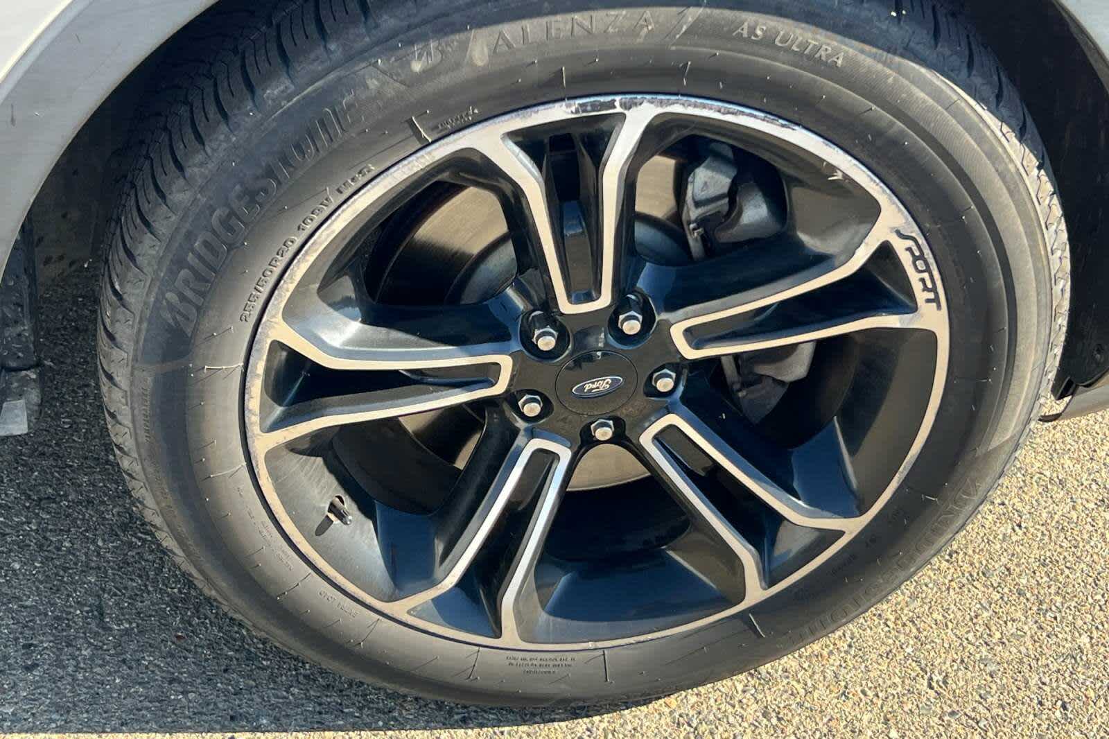 Thumbnail: 2015 Ford Explorer - 12