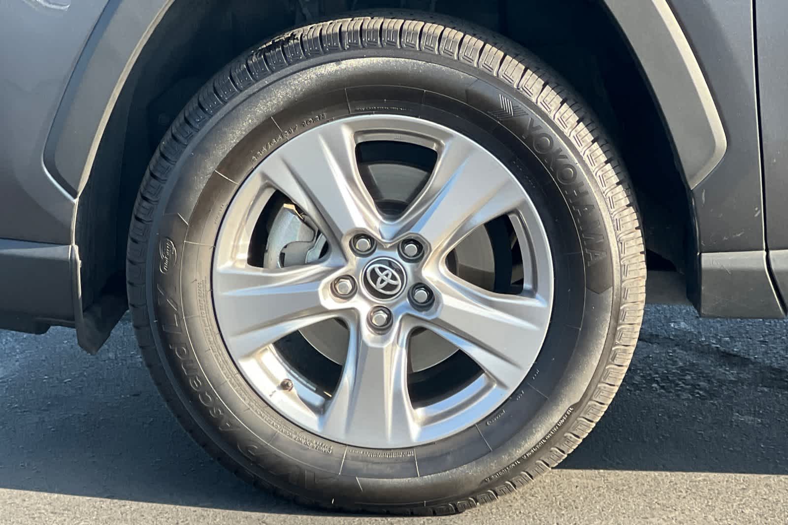 Thumbnail: 2023 Toyota RAV4 - 28