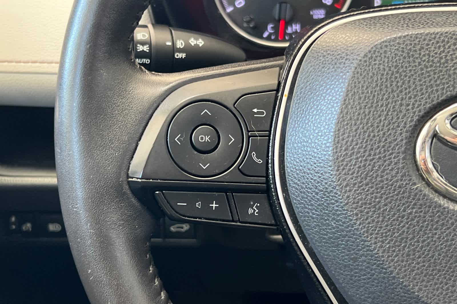 Thumbnail: 2019 Toyota RAV4 - 27
