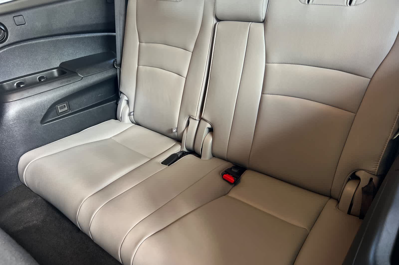 Thumbnail: 2016 Honda Pilot - 16