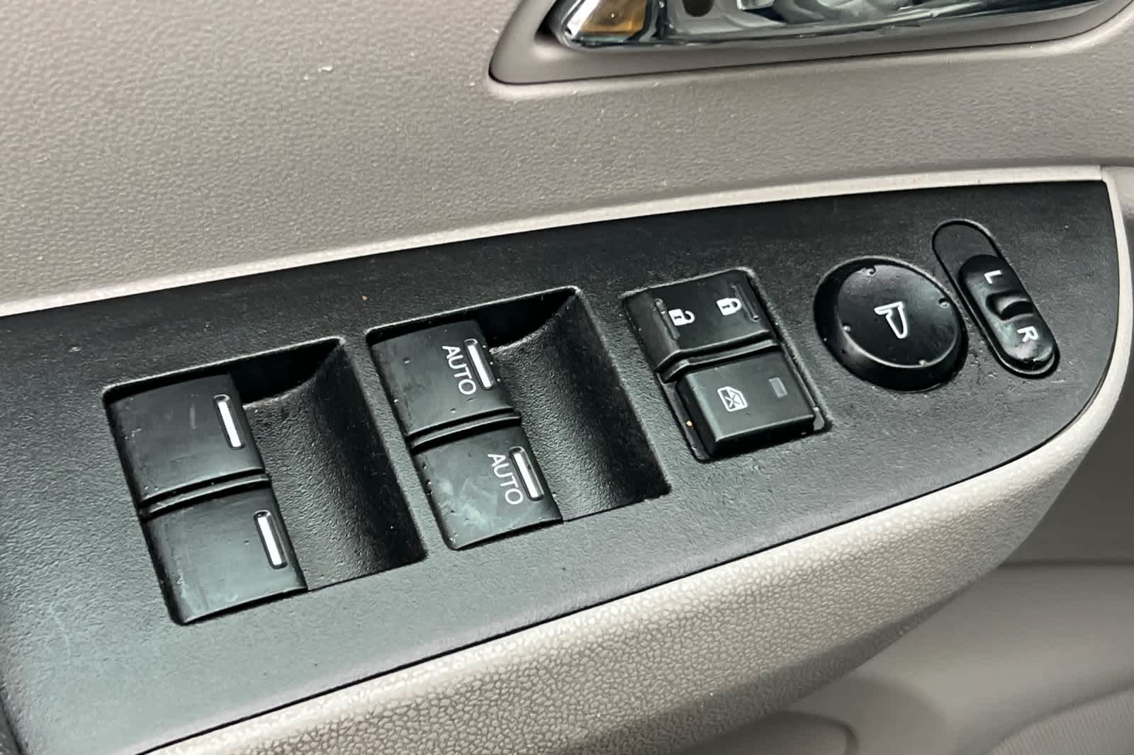 Thumbnail: 2014 Honda Odyssey - 13