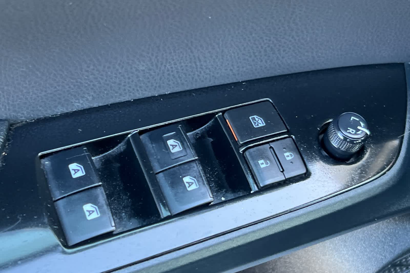 Thumbnail: 2017 Toyota Prius - 13