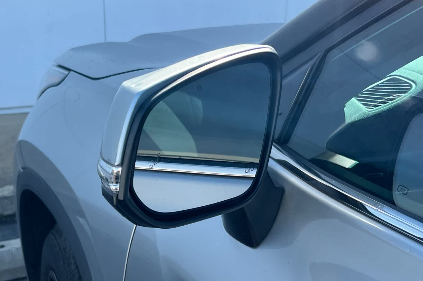 Thumbnail: 2023 Toyota Highlander - 20