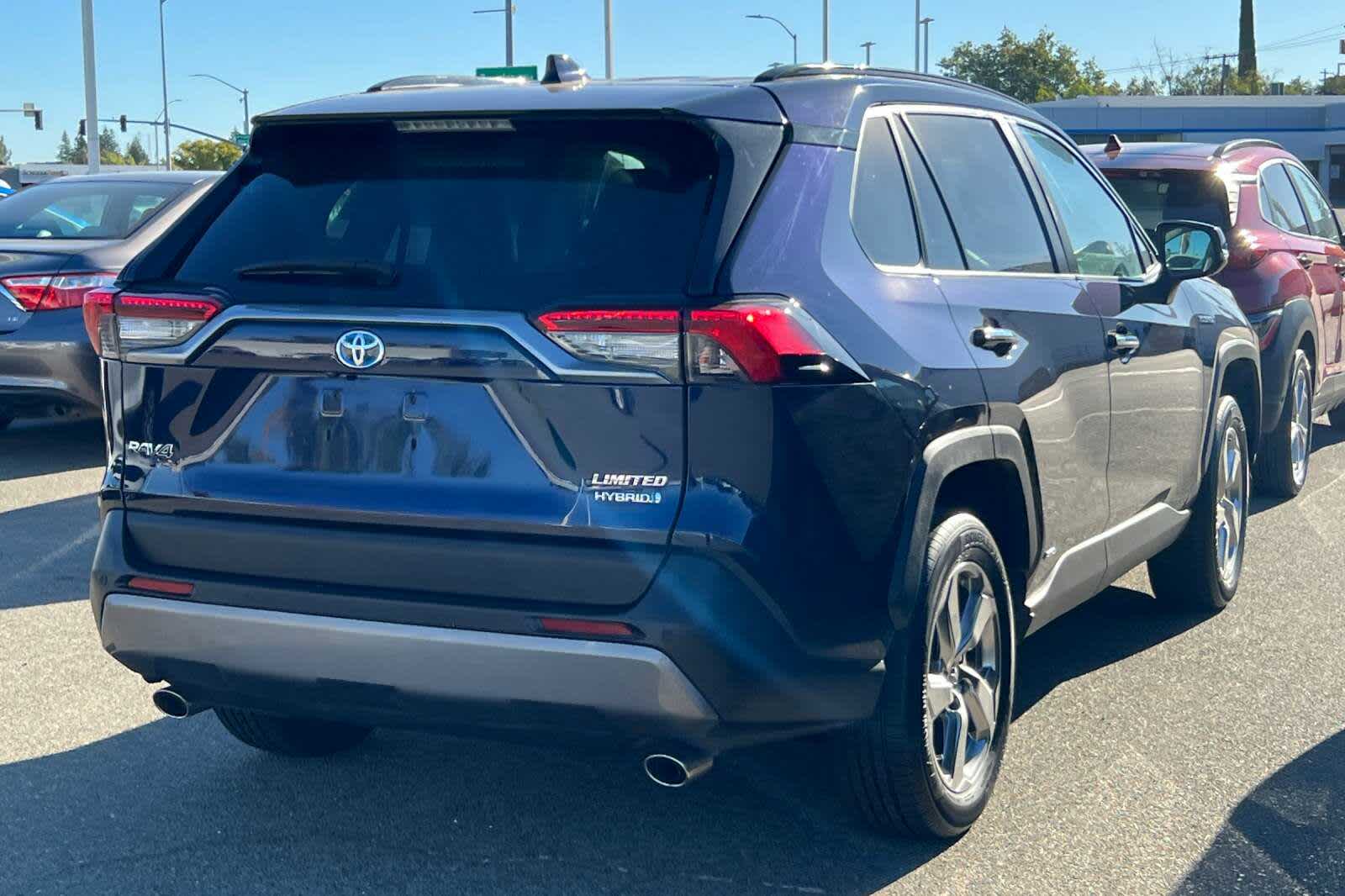 Thumbnail: 2019 Toyota RAV4 - 2