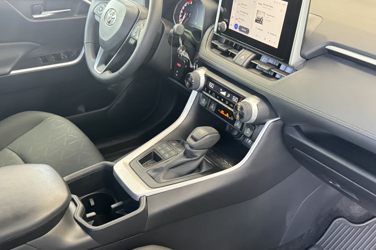 Thumbnail: 2025 Toyota RAV4 - 15