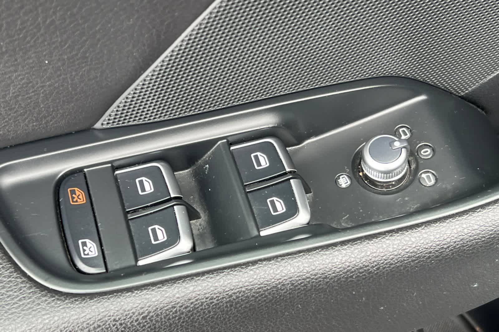 Thumbnail: 2016 Audi A3 e-tron - 13