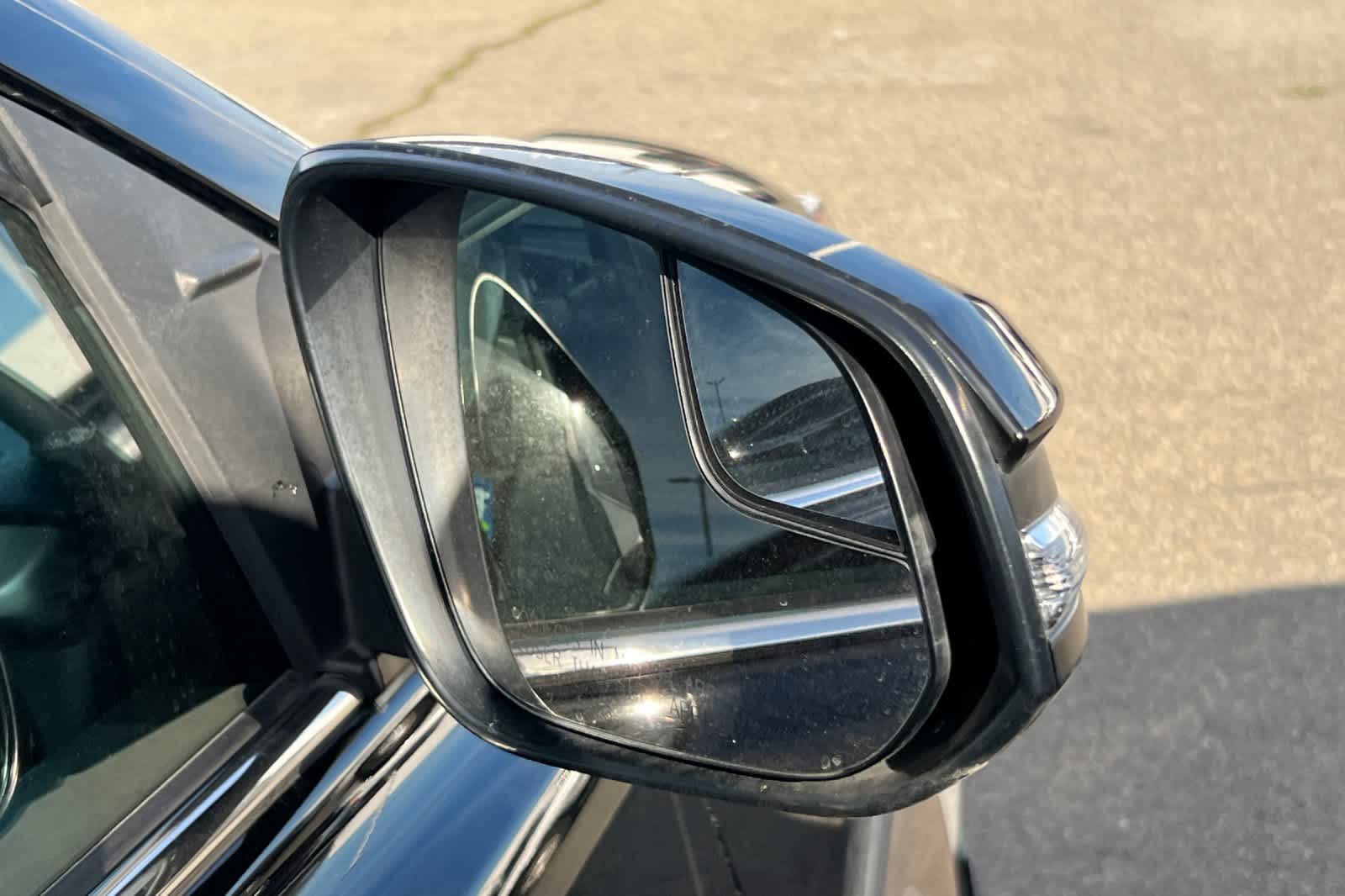 Thumbnail: 2018 Toyota RAV4 - 13