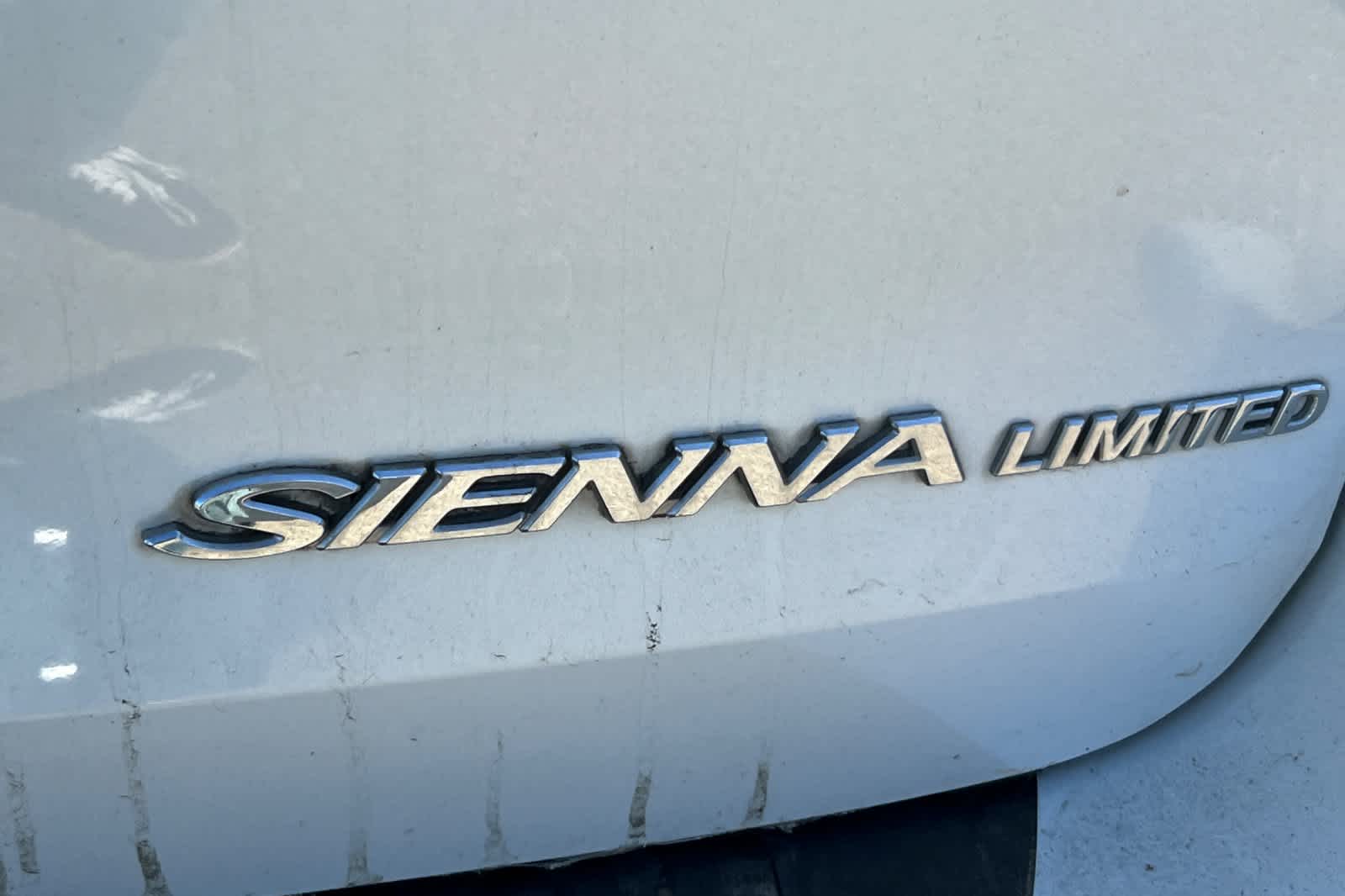 Thumbnail: 2010 Toyota Sienna - 7