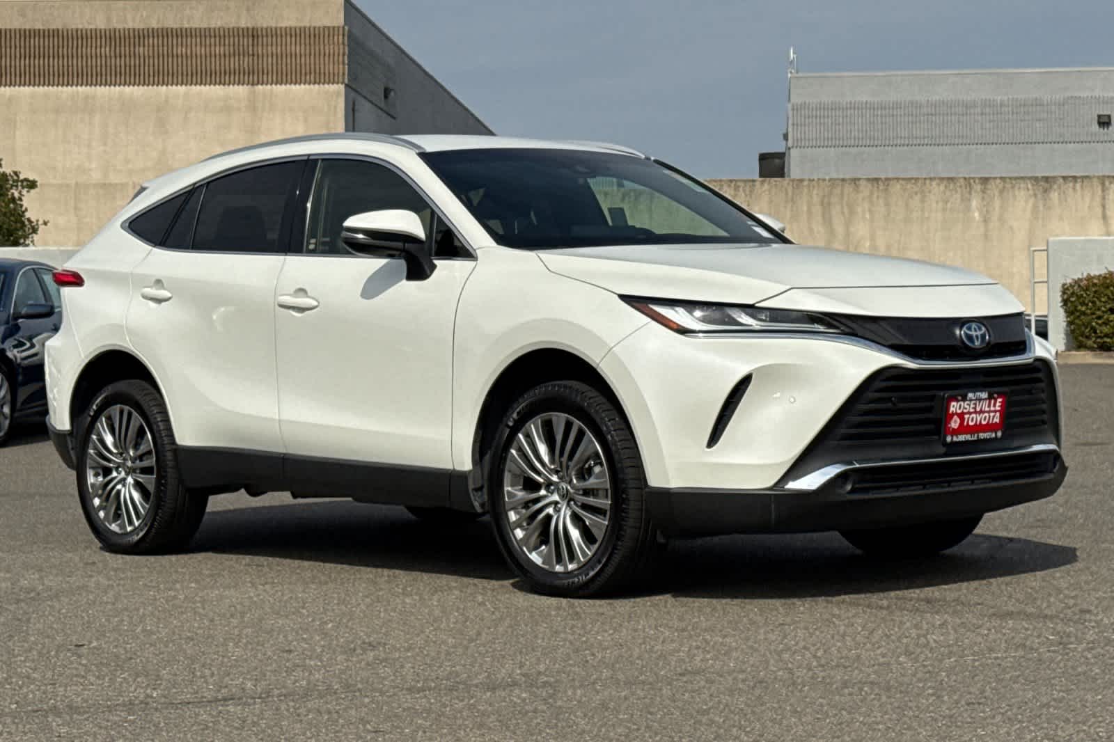 Thumbnail: 2022 Toyota Venza - 5