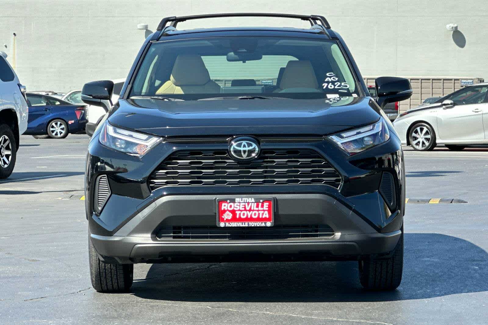 Thumbnail: 2025 Toyota RAV4 - 10