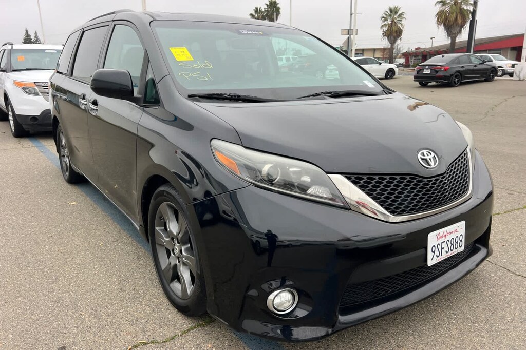 Used 2015 Toyota Sienna SE Van