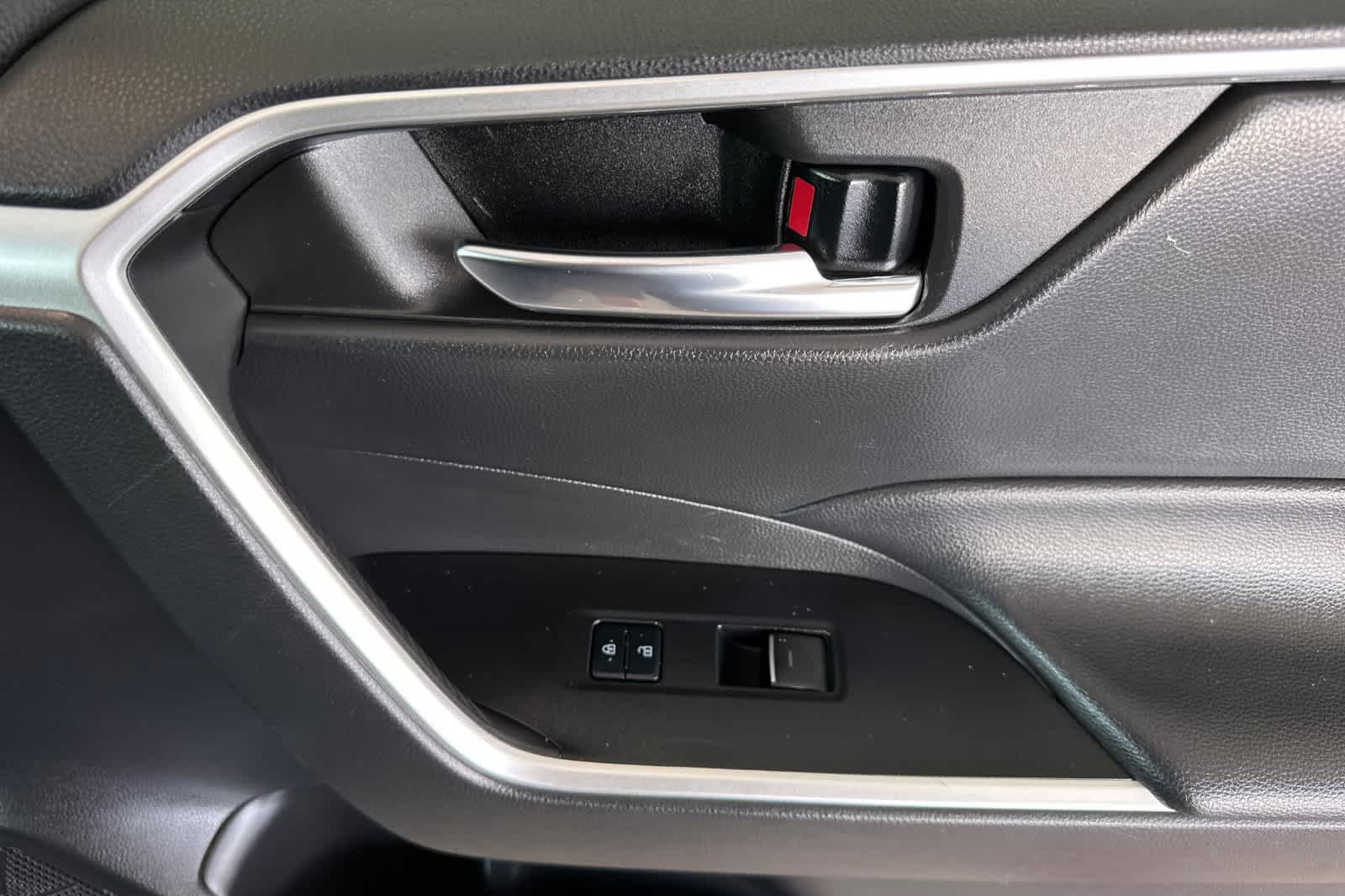 Thumbnail: 2022 Toyota RAV4 - 19