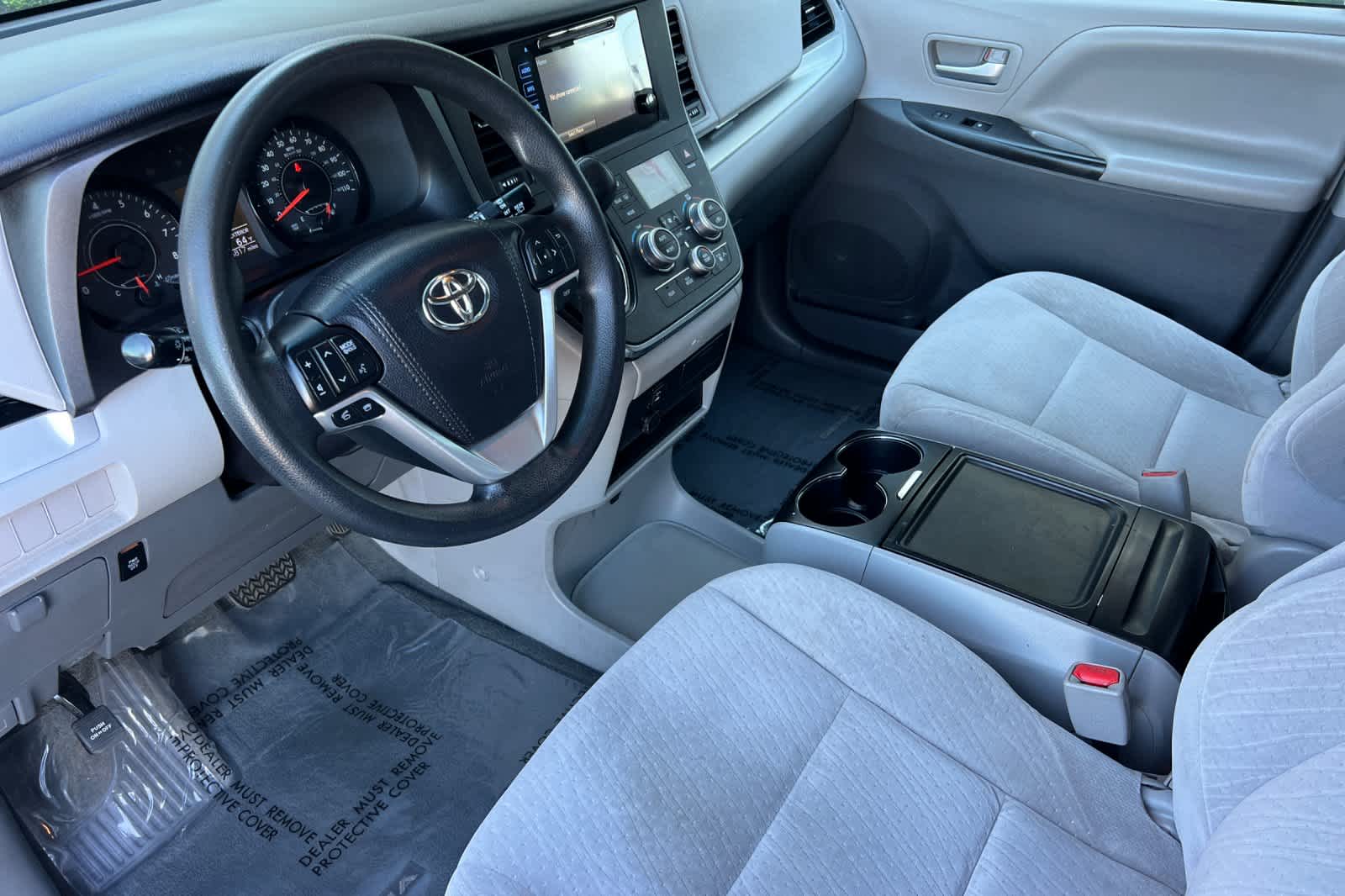 Thumbnail: 2016 Toyota Sienna - 11