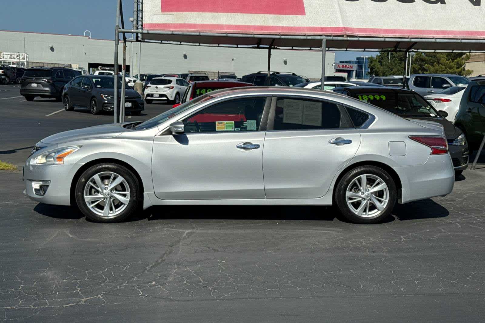 Thumbnail: 2015 Nissan Altima - 9