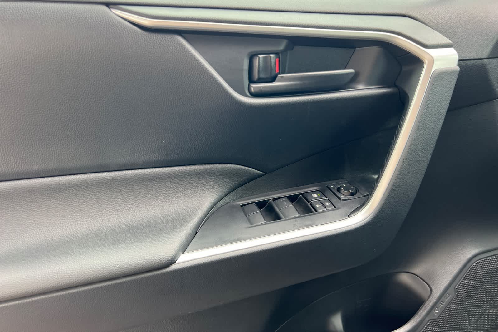 Thumbnail: 2025 Toyota RAV4 - 12