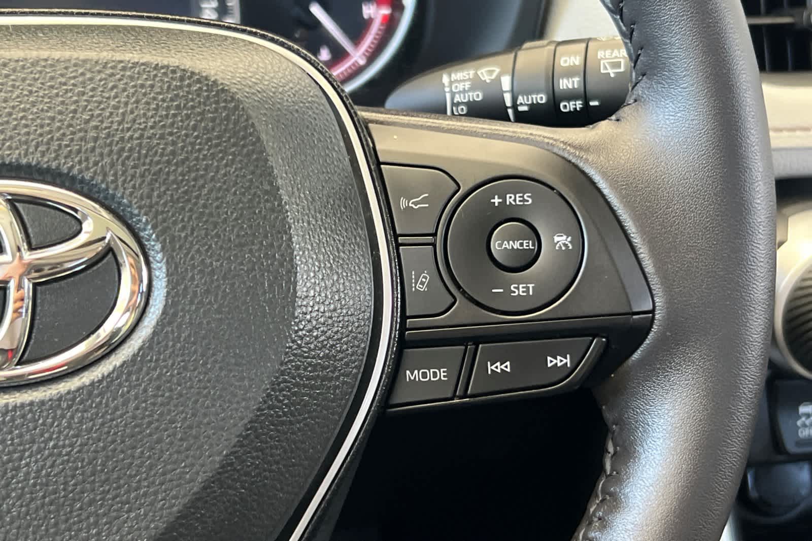 Thumbnail: 2025 Toyota RAV4 - 27