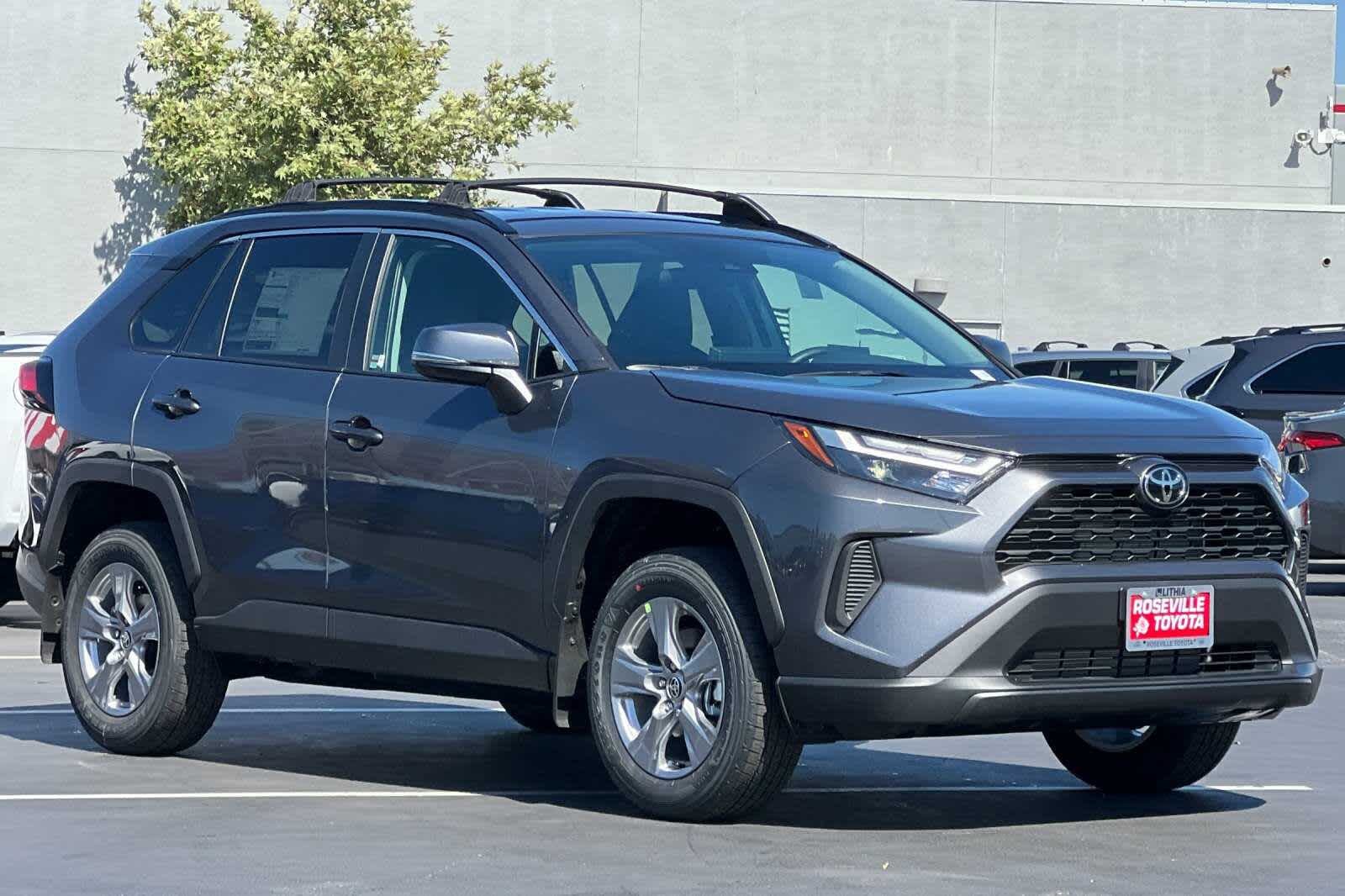 2025 Toyota RAV4 XLE 9