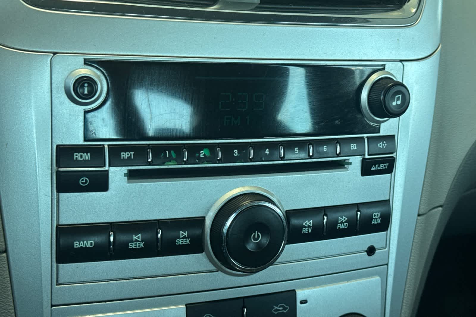 Thumbnail: 2012 Chevrolet Malibu - 18