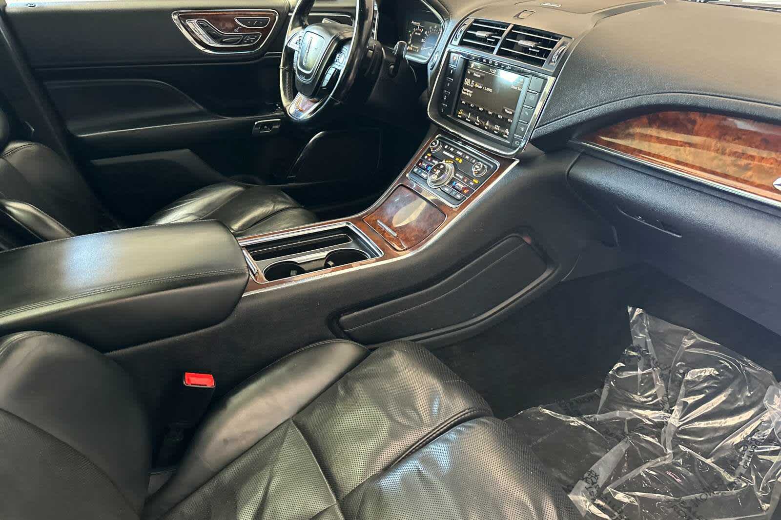 Thumbnail: 2018 Lincoln Continental - 16