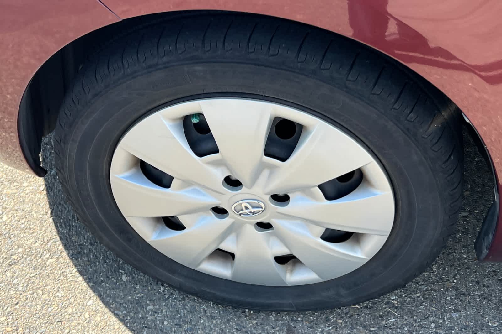 Thumbnail: 2010 Toyota Yaris - 22