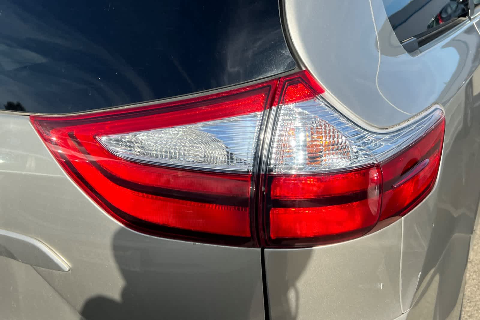 Thumbnail: 2015 Toyota Sienna - 16