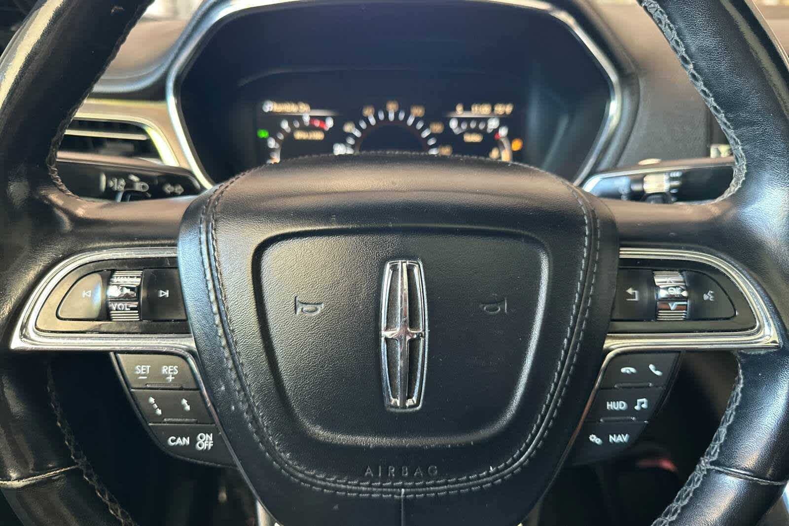 Thumbnail: 2018 Lincoln Continental - 25