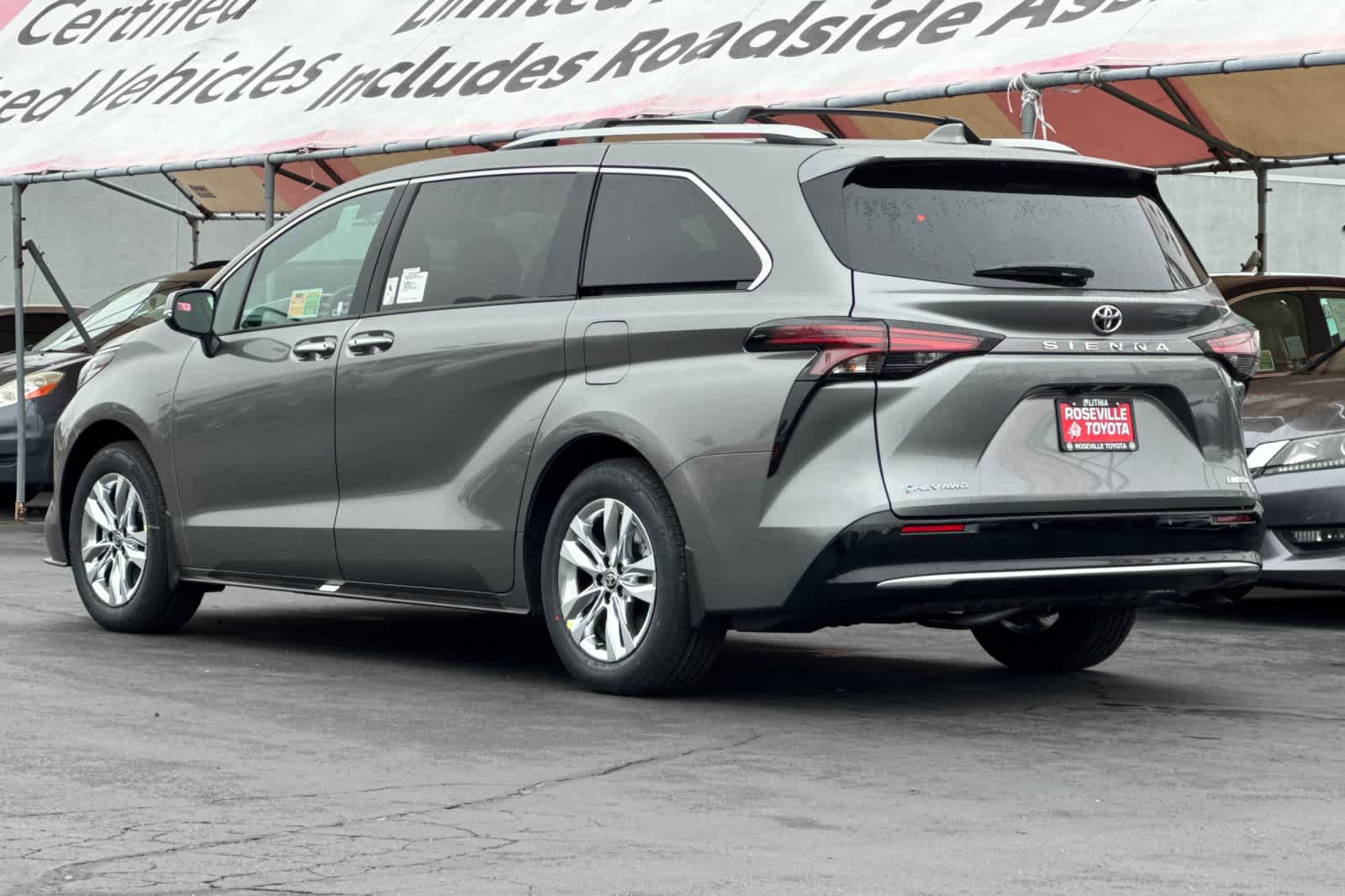 Thumbnail: 2026 Toyota Sienna - 6