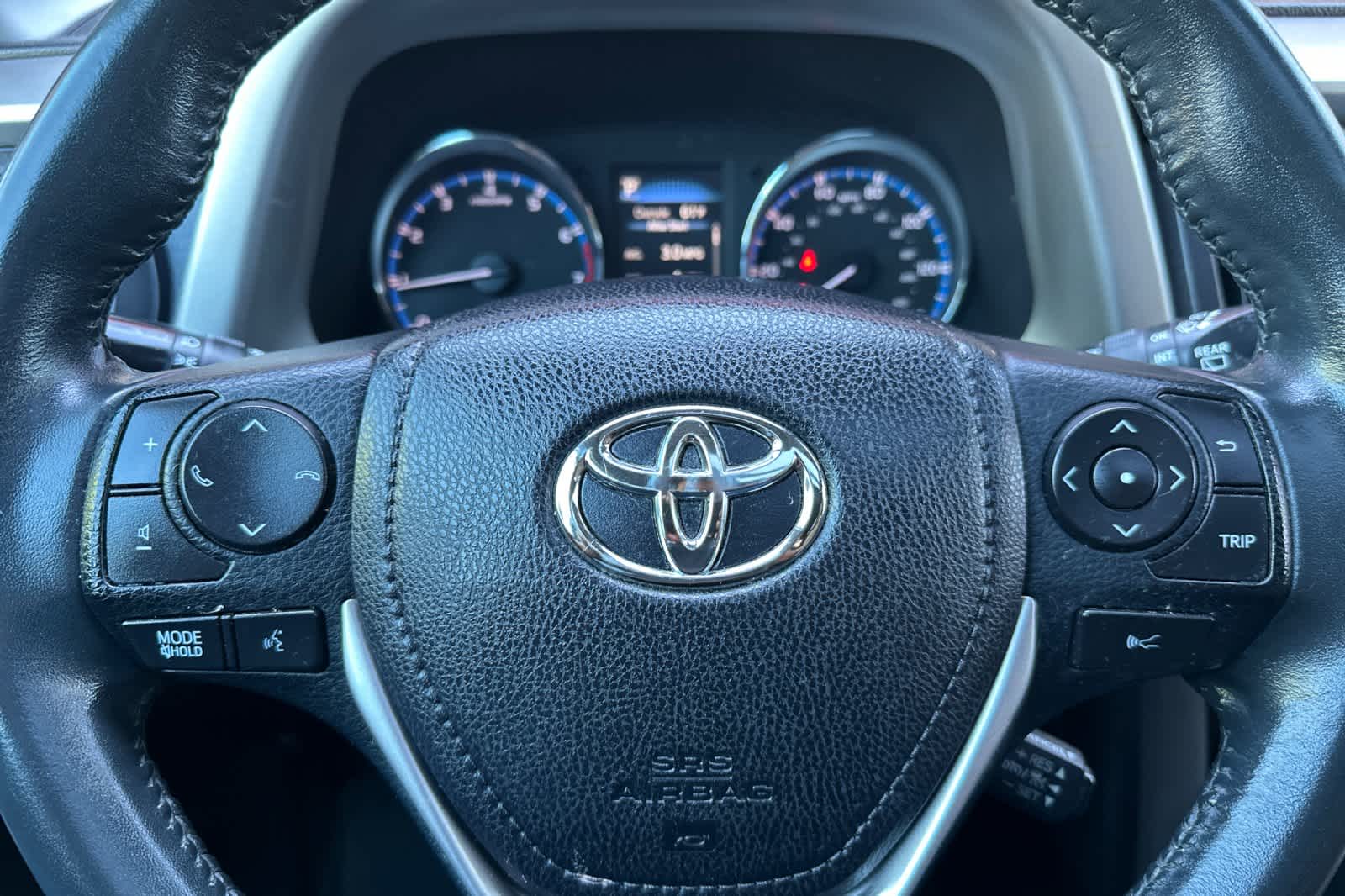 Thumbnail: 2016 Toyota RAV4 - 25