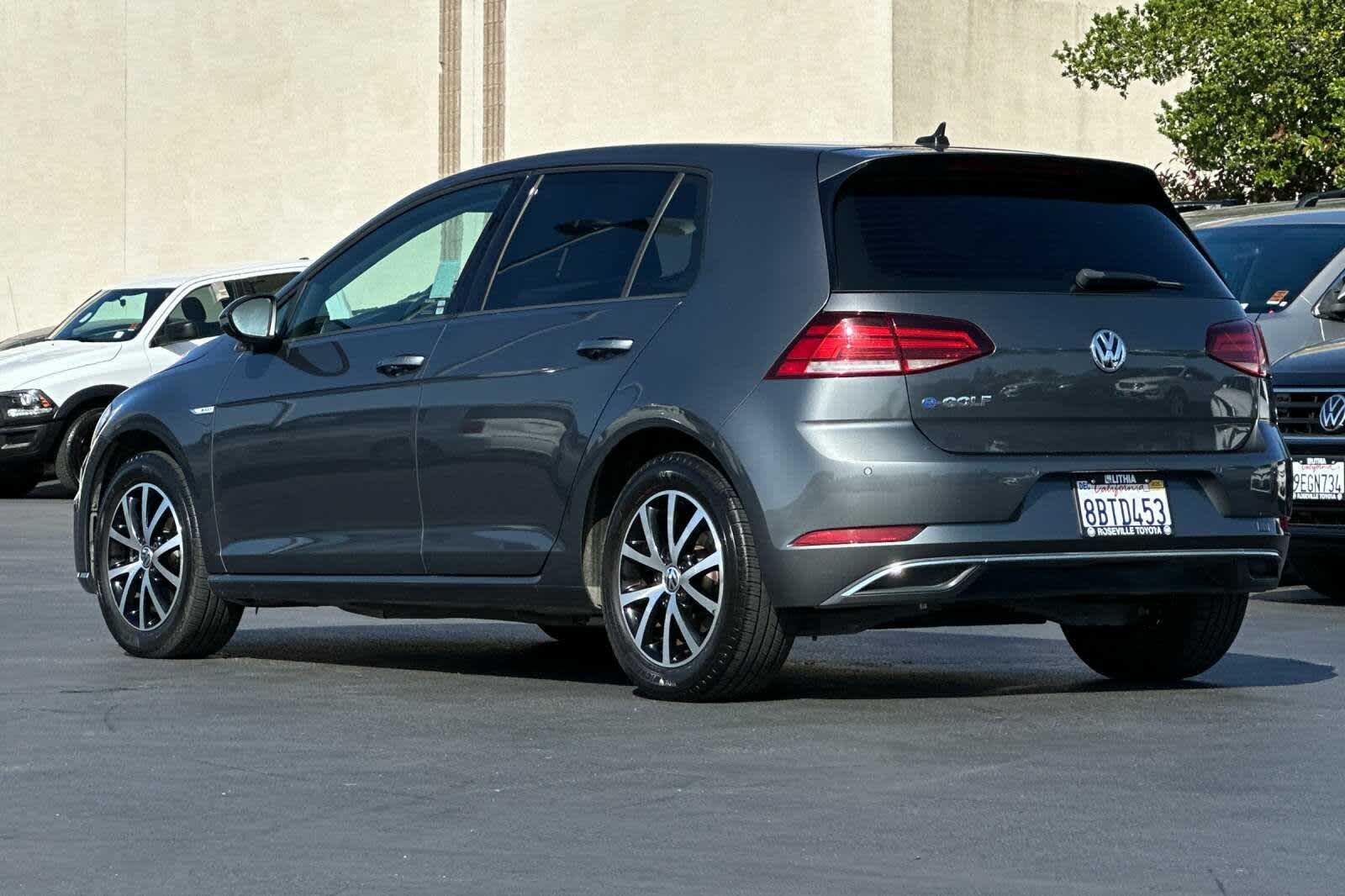Thumbnail: 2017 Volkswagen e-Golf - 7