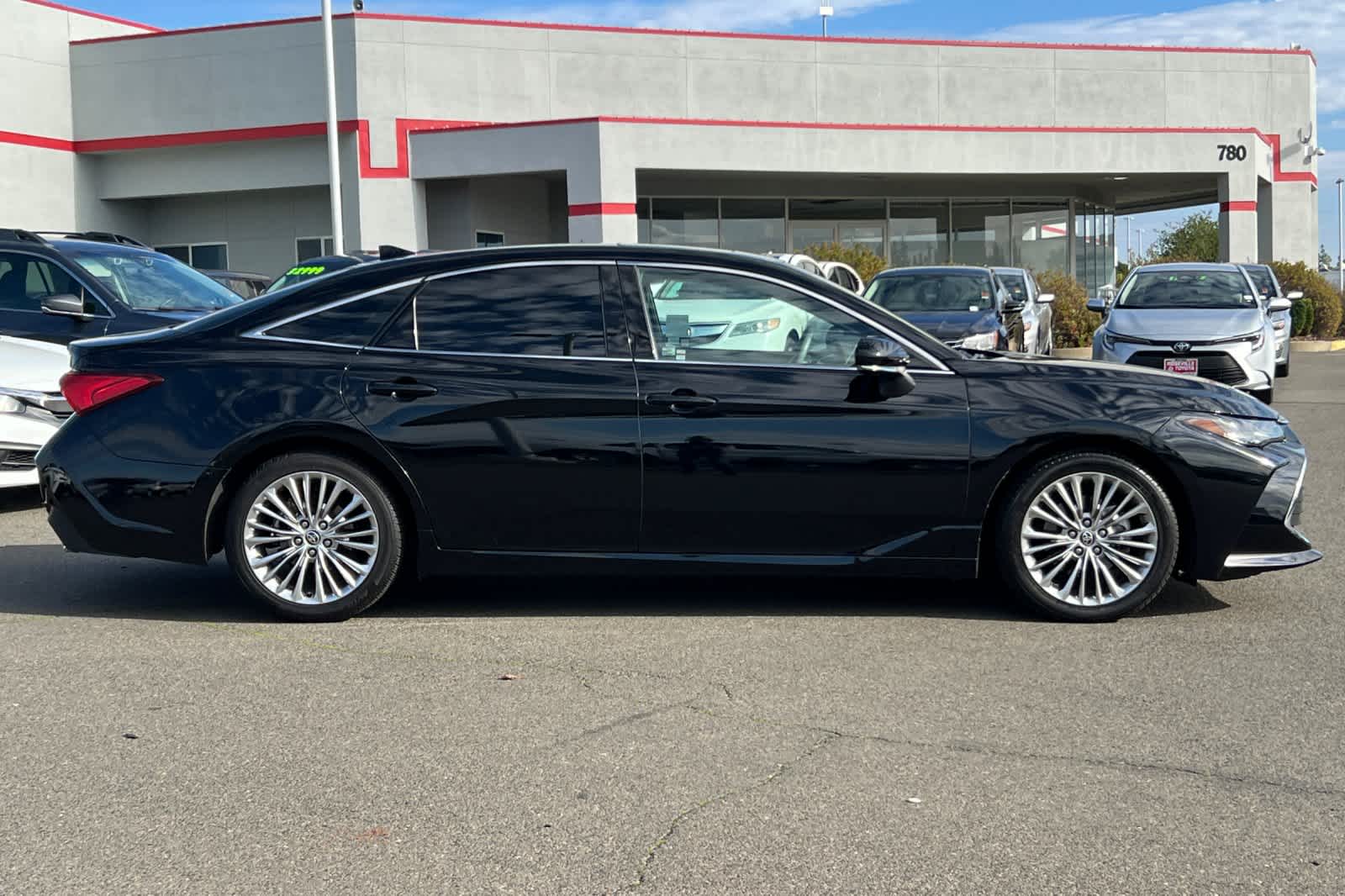 Thumbnail: 2022 Toyota Avalon - 6