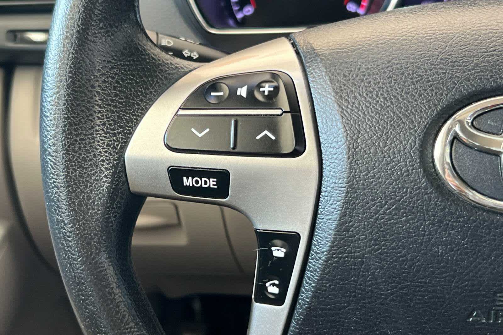 Thumbnail: 2013 Toyota Highlander - 25
