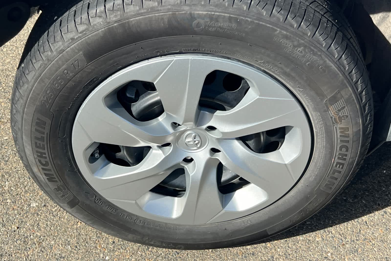 Thumbnail: 2024 Toyota RAV4 - 14