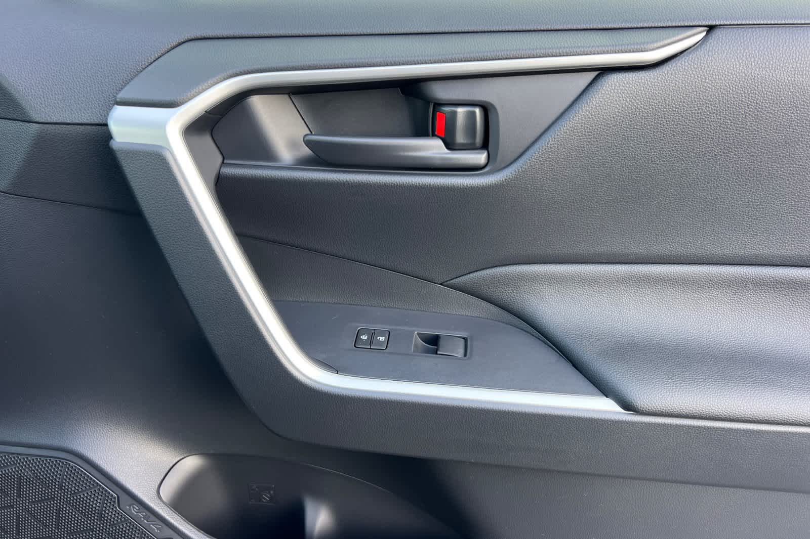 Thumbnail: 2025 Toyota RAV4 - 18