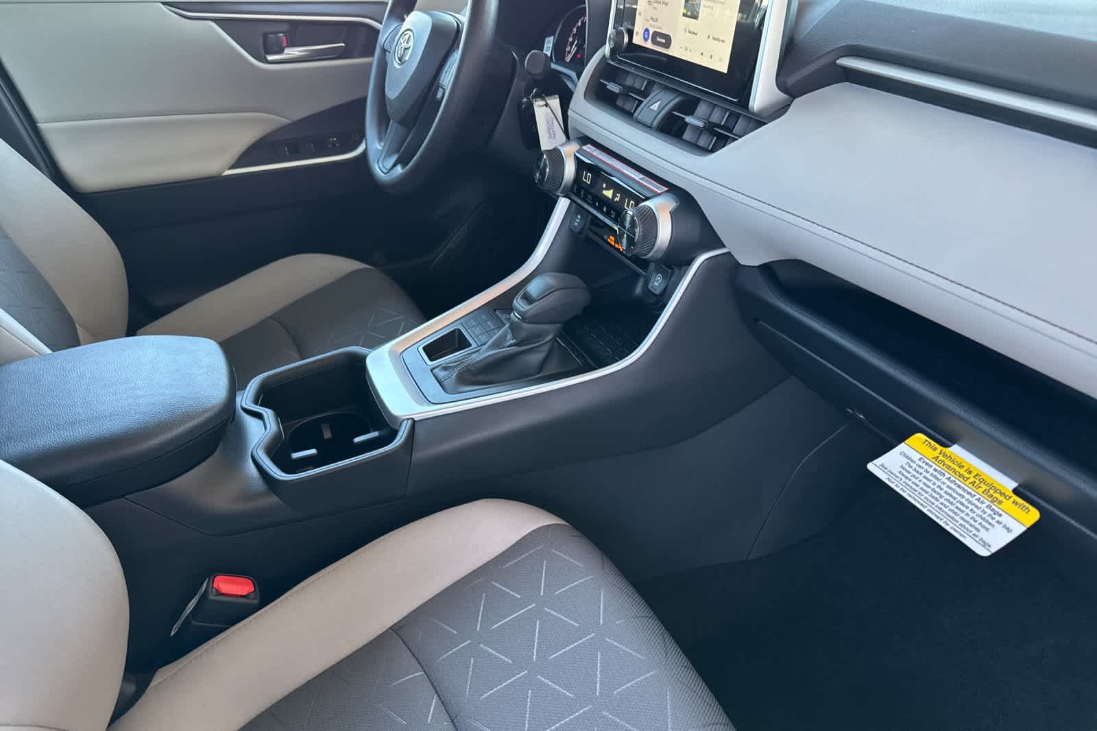 Thumbnail: 2025 Toyota RAV4 - 17