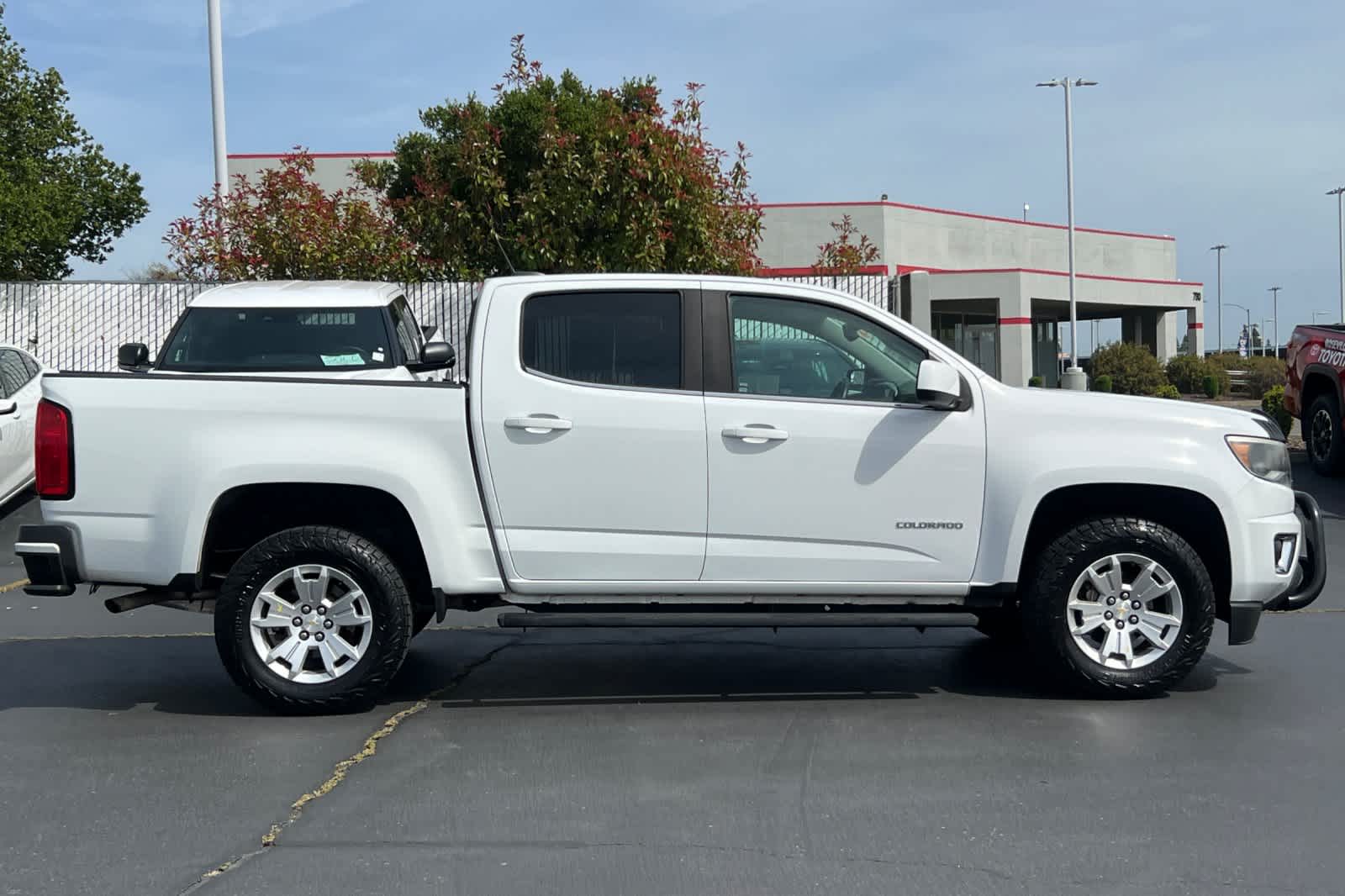 Thumbnail: 2017 Chevrolet Colorado - 6