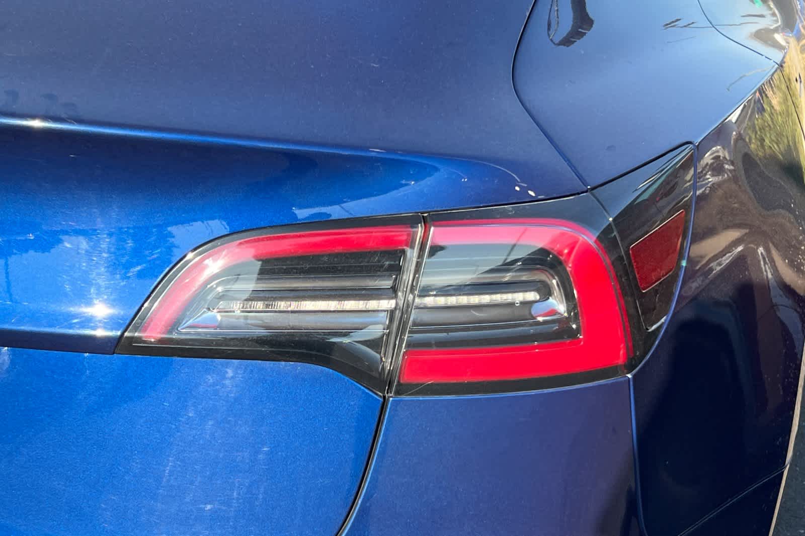 Thumbnail: 2021 Tesla Model 3 - 15
