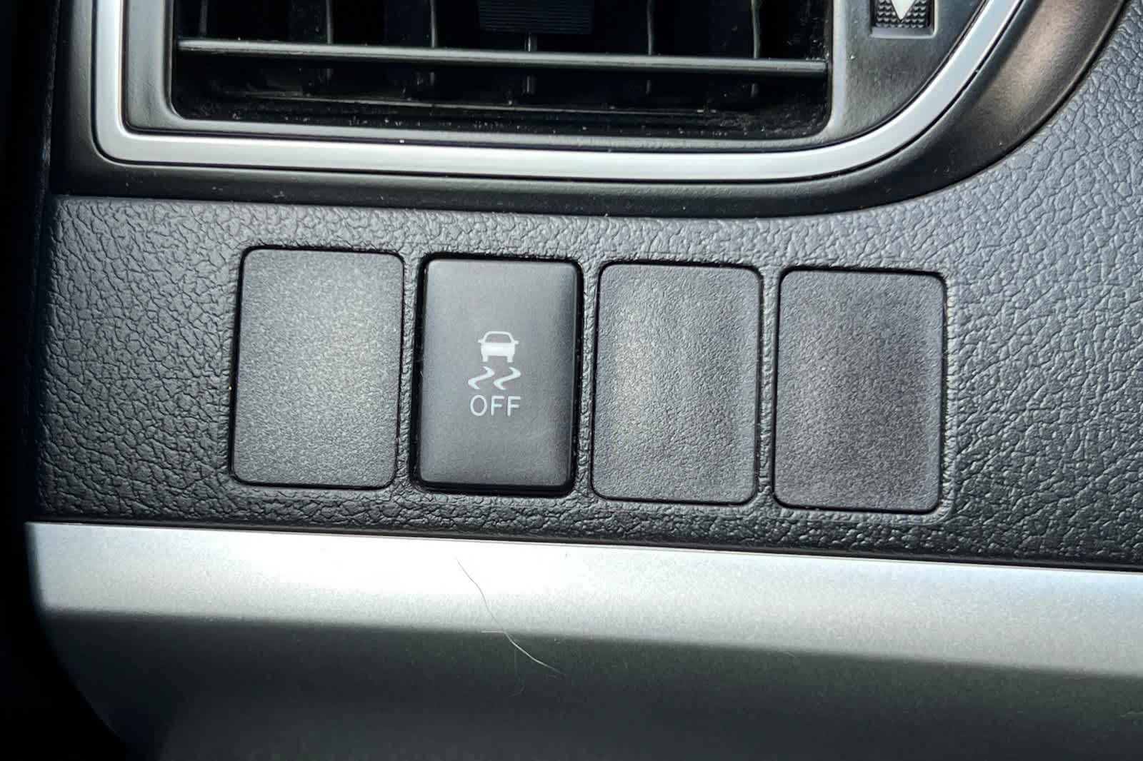 Thumbnail: 2015 Toyota Camry - 27